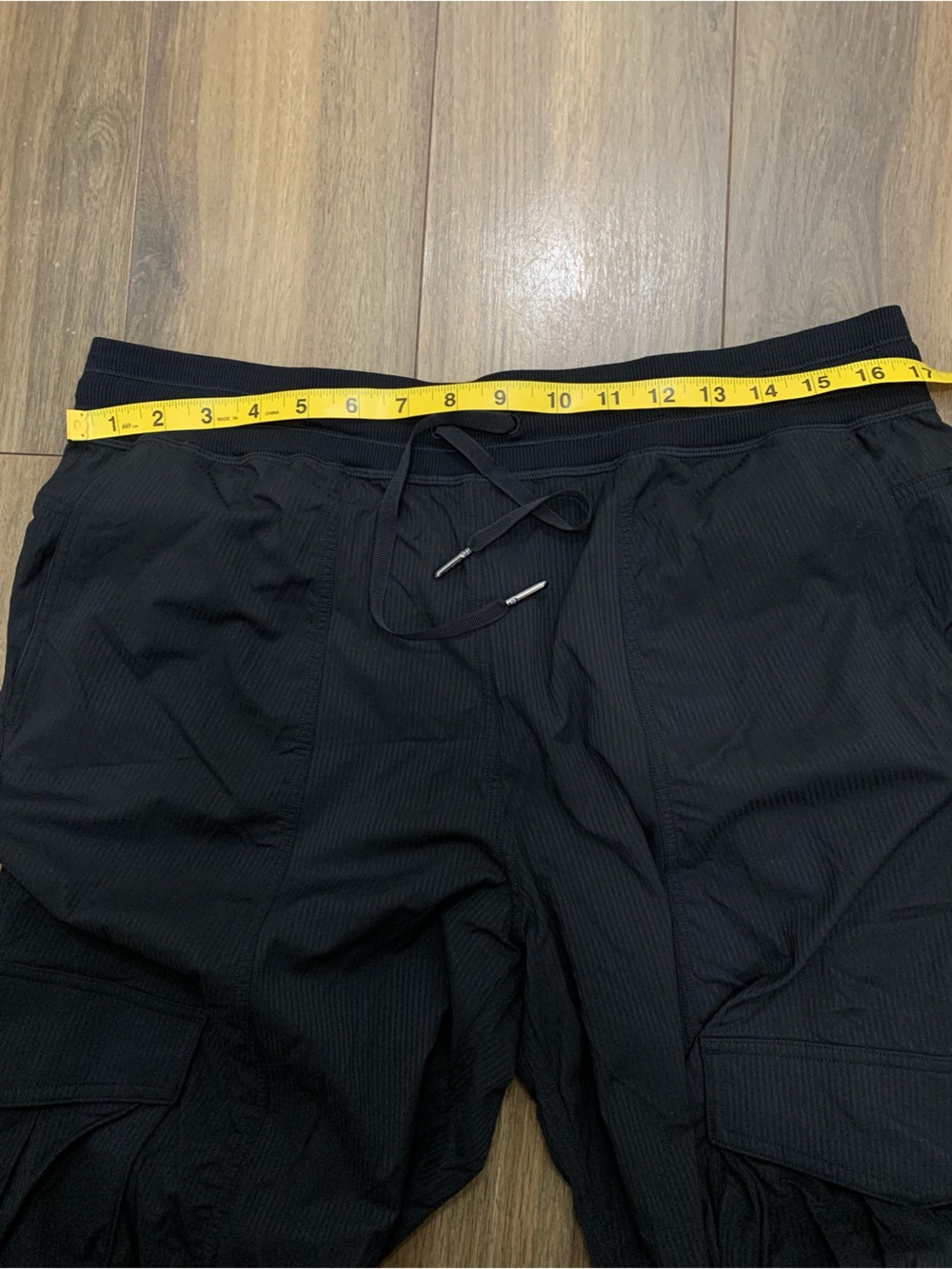 Lululemon Dance Studio Cargo Jogger Relaxed-Fit Mid-Rise black size L (2 of 2) - Picture 8 of 16